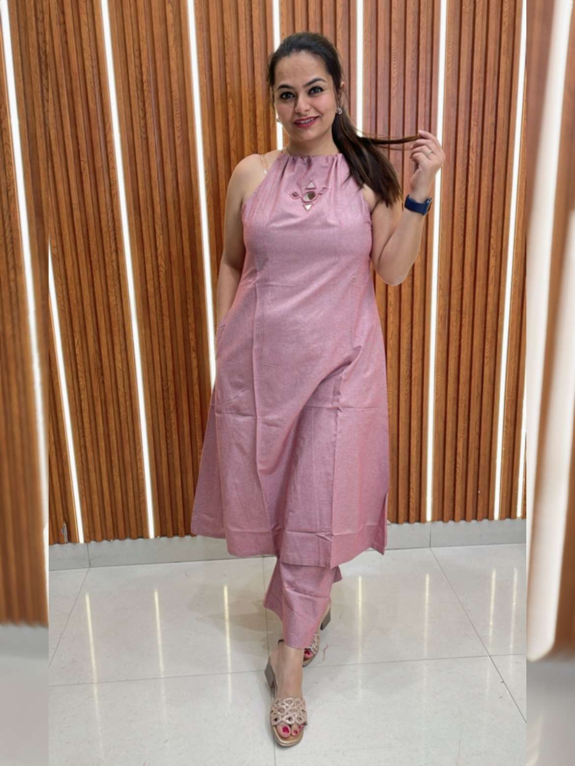 Pink colour with mirror w..